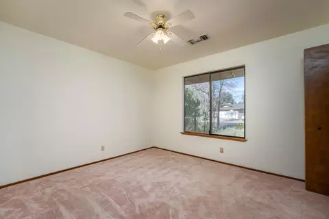 853 Oakmont Dr, Redding, CA 96003 photo 17
