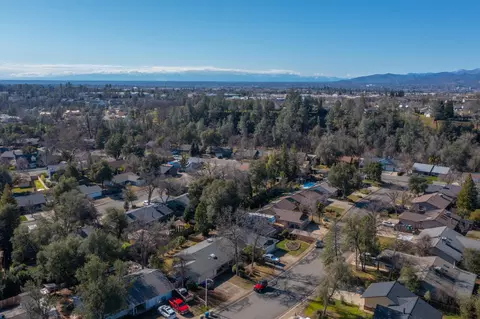 853 Oakmont Dr, Redding, CA 96003 photo 36
