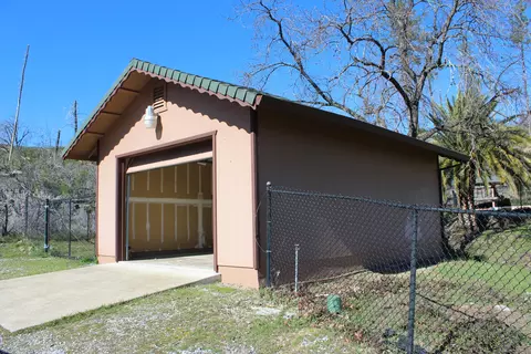 15204 Walker Ter, Shasta, CA 96087 photo 2