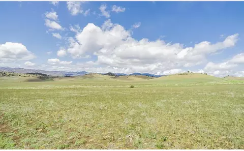 Lake Side Ln, Hornbrook, CA 96044