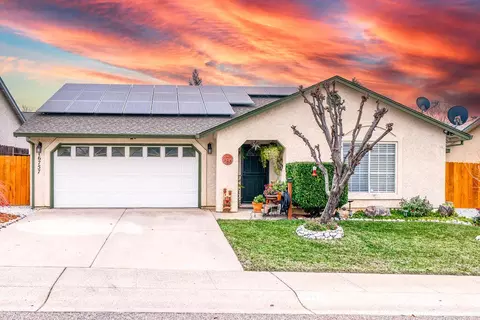 16757 Cape Cod Dr, Redding, CA 96003