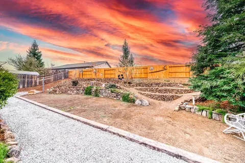16757 Cape Cod Dr, Redding, CA 96003 photo 4