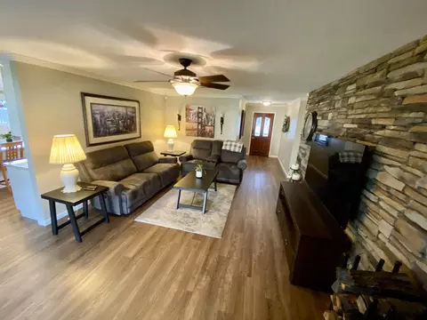 5823 Old Barn Way, Redding, CA 96001 photo 3