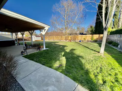 5823 Old Barn Way, Redding, CA 96001 photo 12