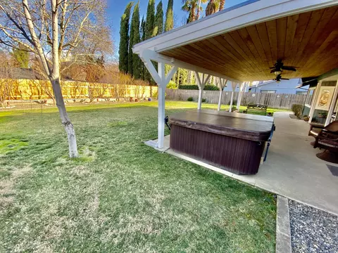 5823 Old Barn Way, Redding, CA 96001 photo 4