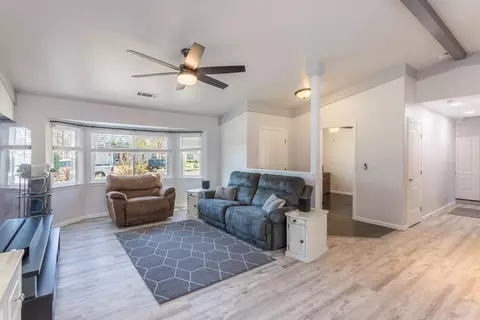 2745 Cobblestone Loop, Anderson, CA 96007 photo 3