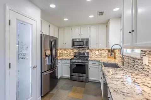 2745 Cobblestone Loop, Anderson, CA 96007 photo 6