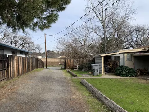 2831 Henderson Rd, Redding, CA 96002 photo 5