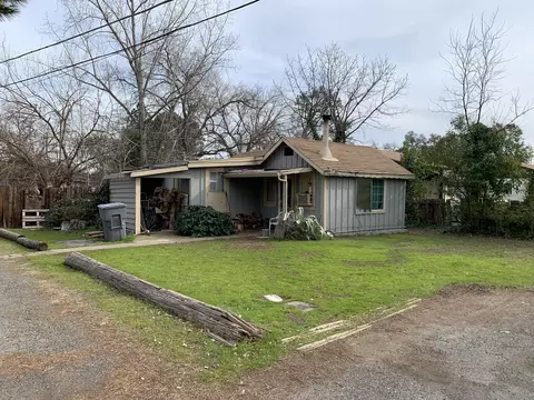 2831 Henderson Rd, Redding, CA 96002