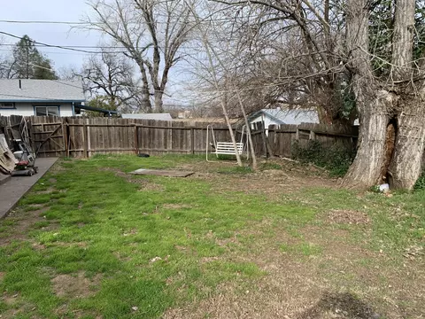 2831 Henderson Rd, Redding, CA 96002 photo 4