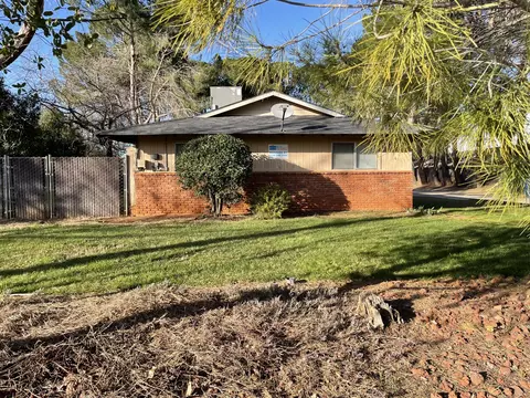 2296 Wilson Ave, Redding, CA 96002 photo 2