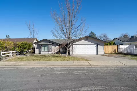 3711 Wolverine Dr, Redding, CA 96001 photo 3
