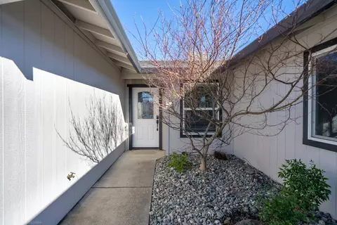 3711 Wolverine Dr, Redding, CA 96001 photo 6