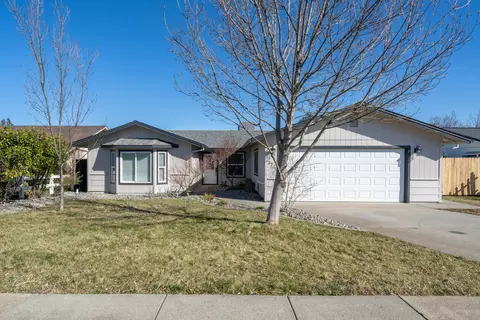 3711 Wolverine Dr, Redding, CA 96001 photo 1