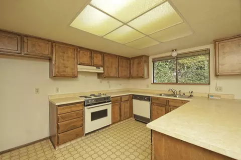 6785 Creekside, Redding, CA 96001 photo 7