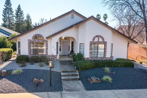 2053 Vineyard Trl, Redding, CA 96003 photo 1