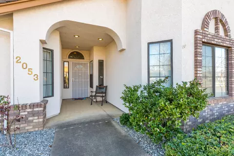 2053 Vineyard Trl, Redding, CA 96003 photo 4