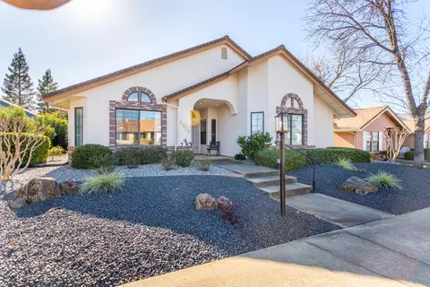 2053 Vineyard Trl, Redding, CA 96003 photo 2