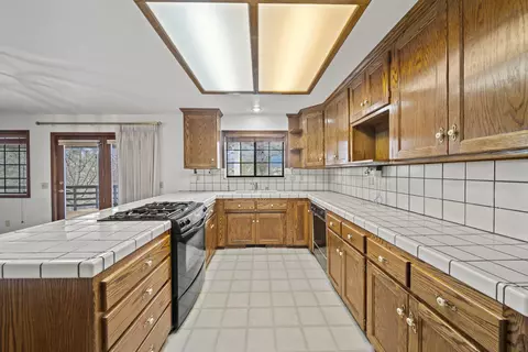 5899 Mountain View Dr, Redding, CA 96003 photo 6