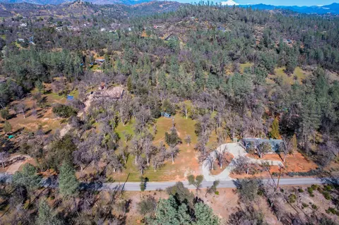 16334 Trail Dr, Redding, CA 96001 photo 1