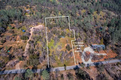 16334 Trail Dr, Redding, CA 96001 photo 2