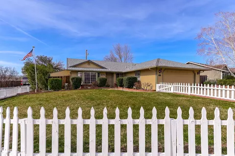 1474 Kingston Ct, Redding, CA 96003 photo 1