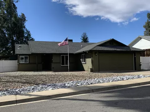 972 Partridge Dr, Redding, CA 96002 photo 1