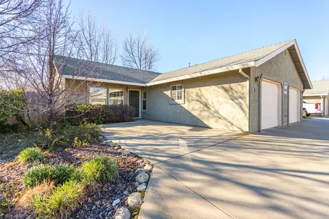 832 Cally Ct, Redding, CA 96003 photo 3