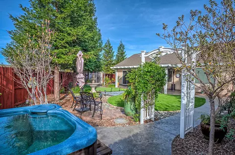1157 Lakeside Dr, Redding, CA 96001 photo 34