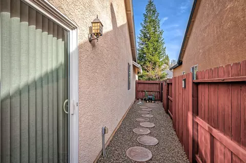 1157 Lakeside Dr, Redding, CA 96001 photo 39