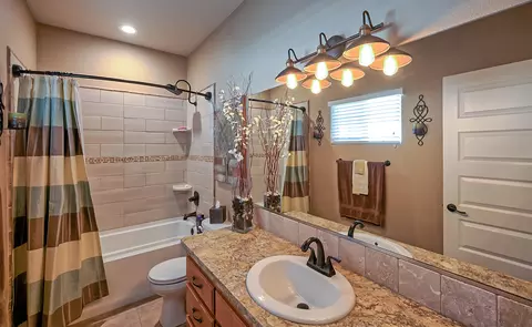 1157 Lakeside Dr, Redding, CA 96001 photo 24