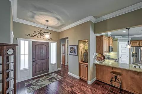 1157 Lakeside Dr, Redding, CA 96001 photo 2