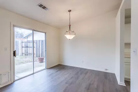 1573 Wingsetter Way, Redding, CA 96003 photo 4