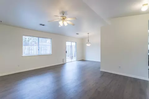 1573 Wingsetter Way, Redding, CA 96003 photo 3