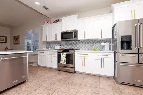 611 Yolla Bolly Trl, Redding, CA 96003 photo 7