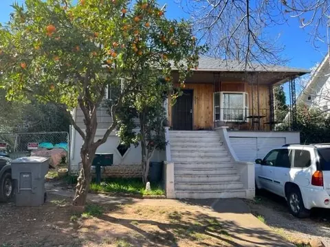16081606 Chestnut St, Redding, CA 96001