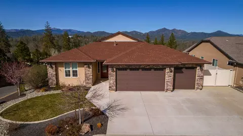 4381 Risstay Way, Shasta Lake, CA 96019