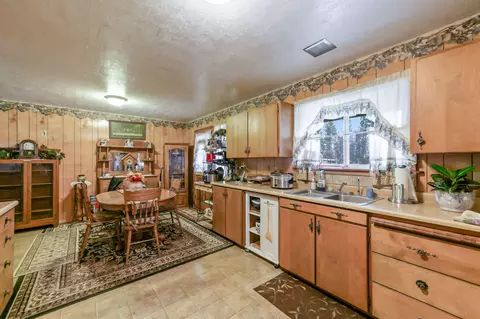 39260 Caper Way, Cassel, CA 96016 photo 17