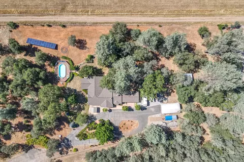 20345 Theda Ct, Redding, CA 96003 photo 3