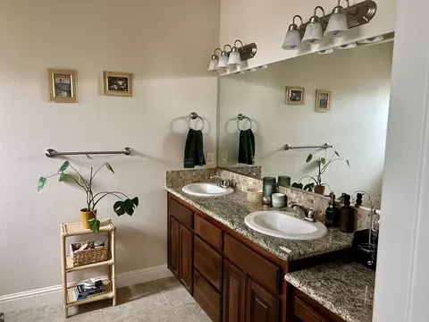 660 Durango Way, Redding, CA 96003 photo 9