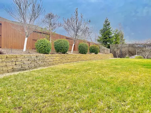660 Durango Way, Redding, CA 96003 photo 23