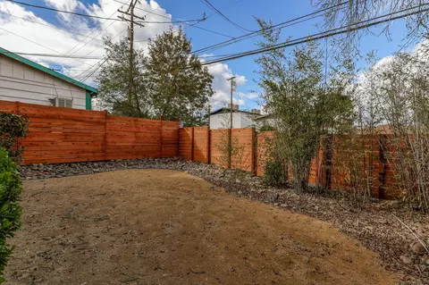 2145 Placer St, Redding, CA 96001 photo 4