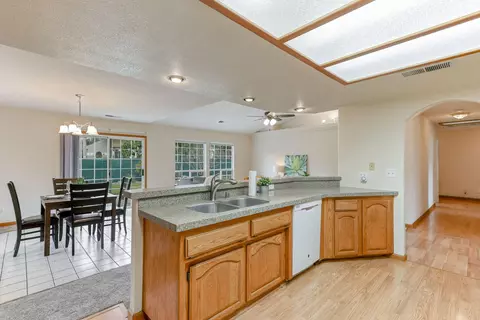 3969 Eagle Pkwy, Redding, CA 96001 photo 12