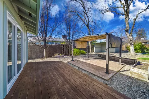 1590 El Dorado Way, Redding, CA 96002 photo 16