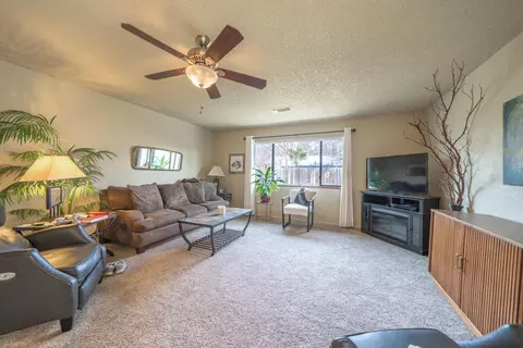 3705 Pluto St, Redding, CA 96002 photo 6