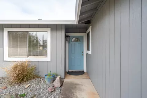3705 Pluto St, Redding, CA 96002 photo 4