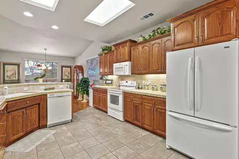 659 Yolla Bolly Trl, Redding, CA 96003 photo 13