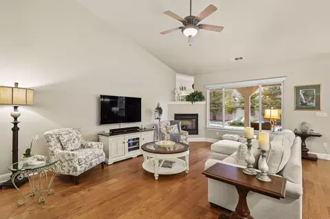 659 Yolla Bolly Trl, Redding, CA 96003 photo 9