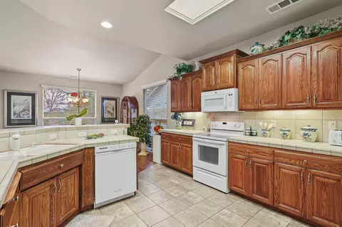 659 Yolla Bolly Trl, Redding, CA 96003 photo 17