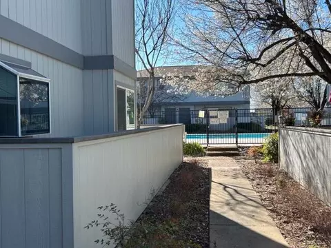 200 Ridgetop Dr #28, Redding, CA 96003 photo 3